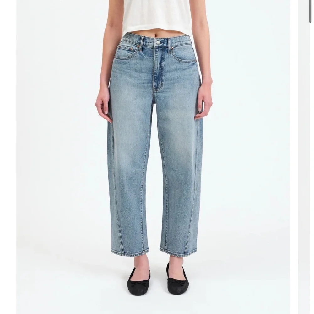 Daze Light Wash High Waisted Barrel Jeans - Picture 1 of 5